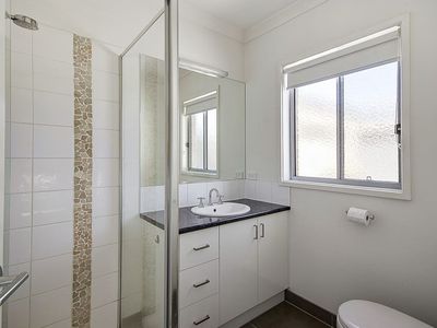 2 / 166 Grove Road, Grovedale