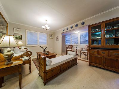 2 Edwin St, Wynnum West