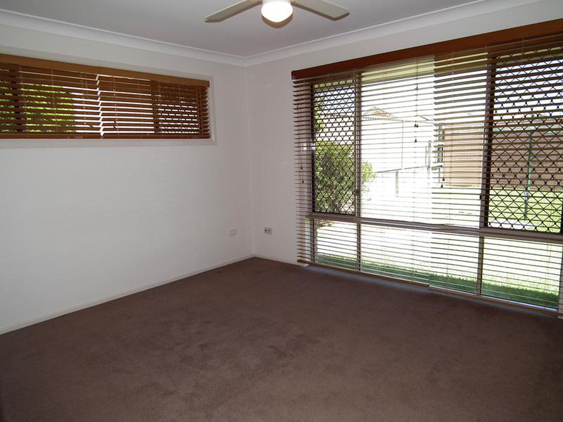 10 Kingston Drive, Banora Point