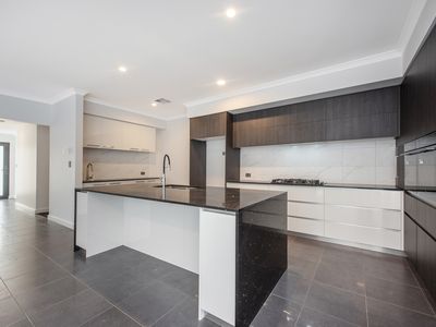 16 Mainmast Way, Port Kennedy