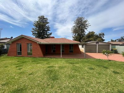 3 Meadowbank Drive, Dubbo