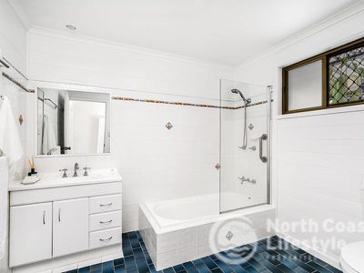 4 Harah Court, Ocean Shores