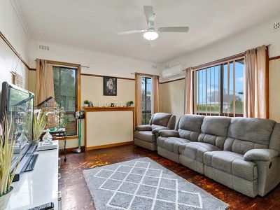 16 Heywood Cres, Seymour