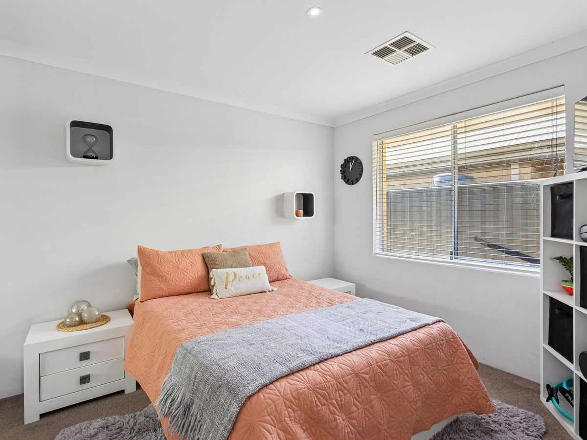 15 Palomino Promenade, The Vines