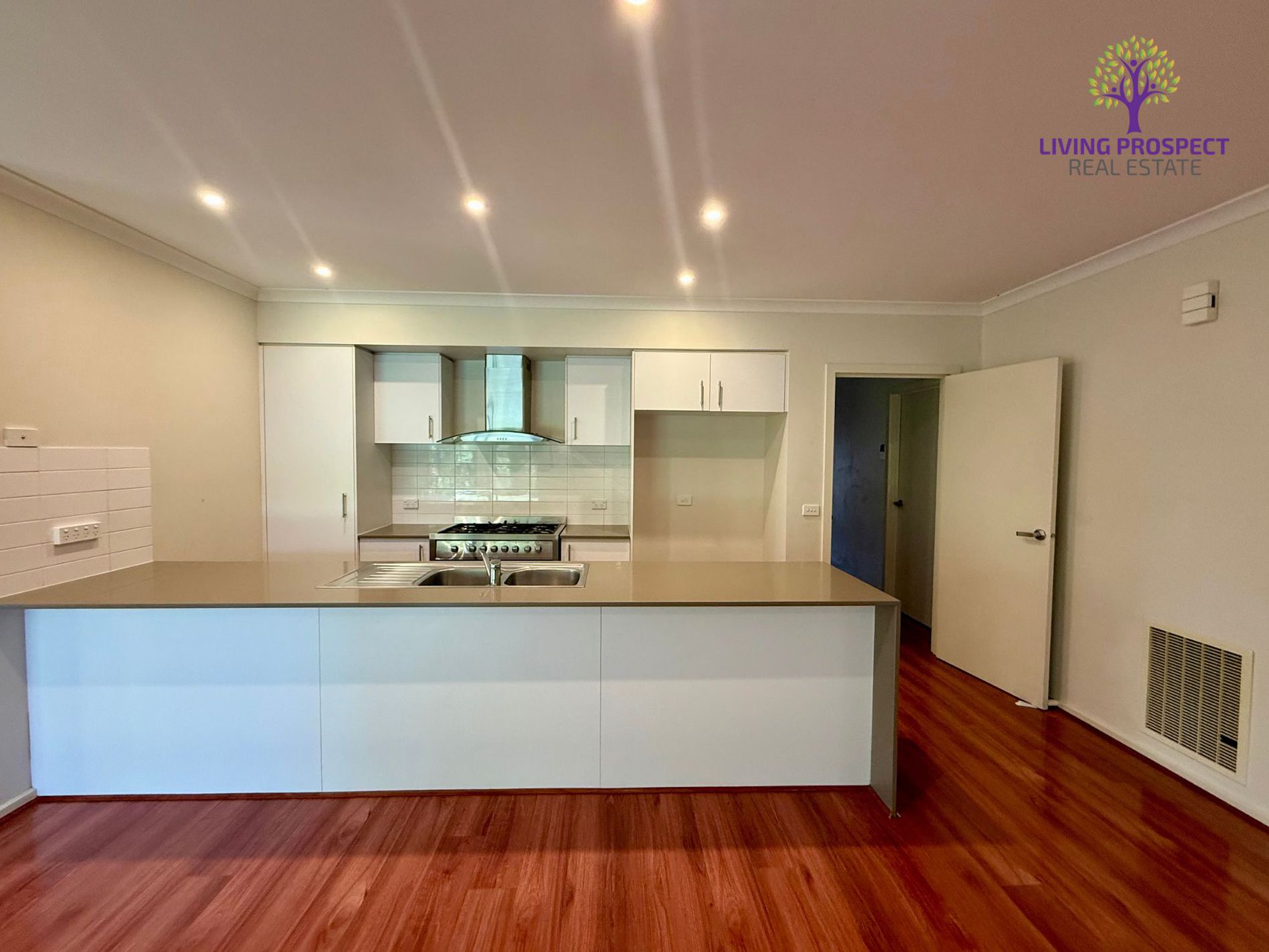 72 Tristania Drive, Point Cook