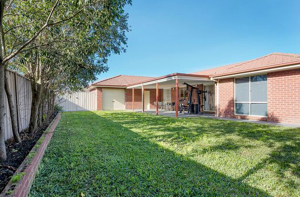11 Hamilton Hume Parade, Craigieburn