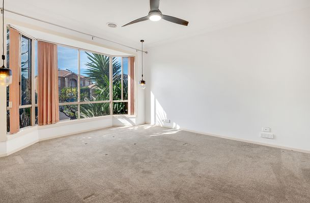 6 Hydra Court, Roxburgh Park