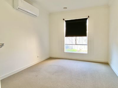 1158 Ison Road, Manor Lakes