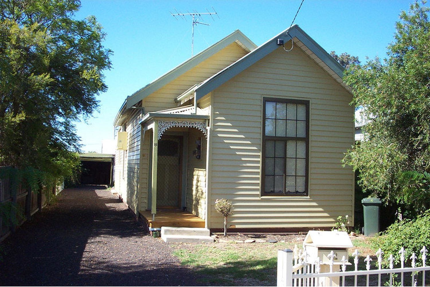 12 George Street, Horsham