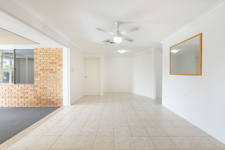 594 Safety Bay Rd, Waikiki