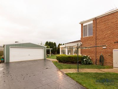 28 Hampshire Drive, Narre Warren South
