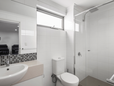 2 / 5 Oakland Avenue, Cloverdale