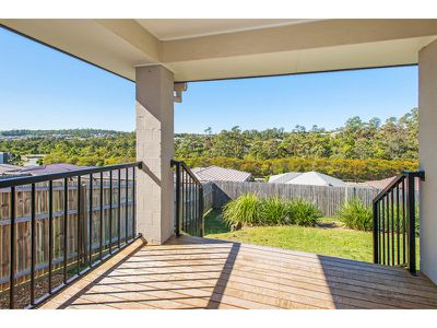 24 Hadrian Cres, Pacific Pines