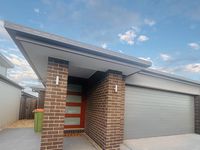 16 Irma Circuit, Park Ridge