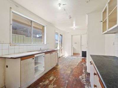 16 Shipton Crescent, Mount Warrigal