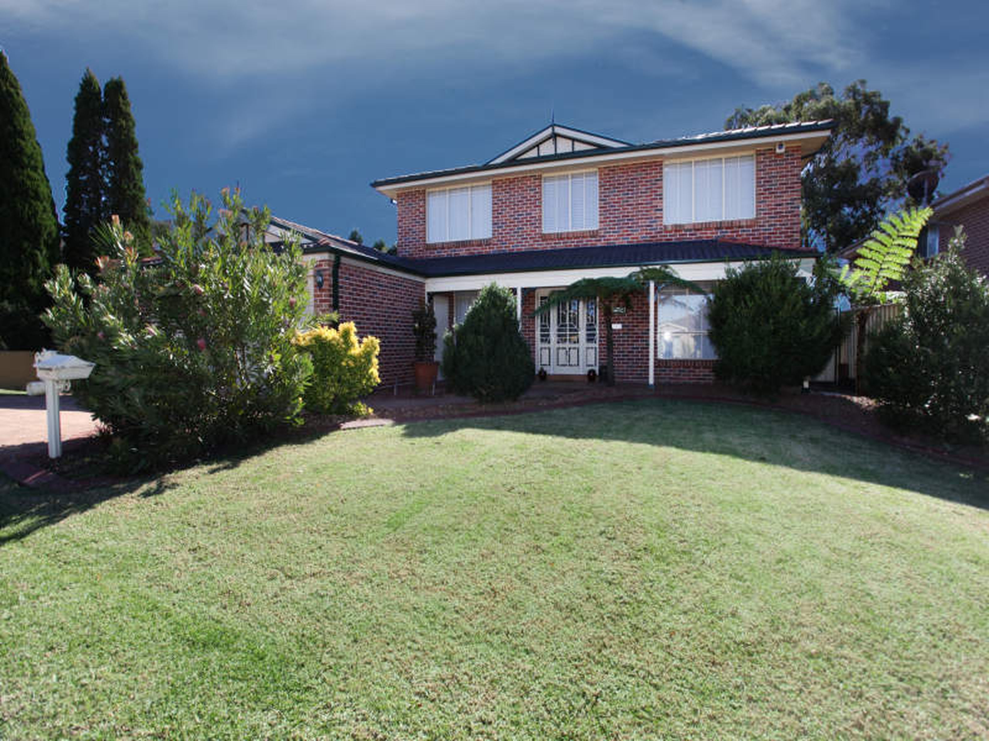 6 Buyu Road, GLENMORE PARK