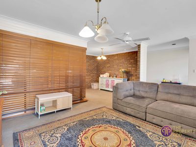 17 Fountain Way, Huntingdale