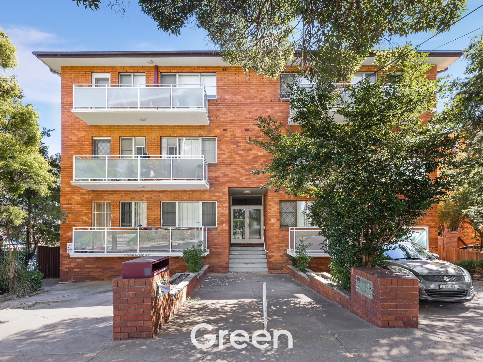 1 / 36 West Parade, West Ryde