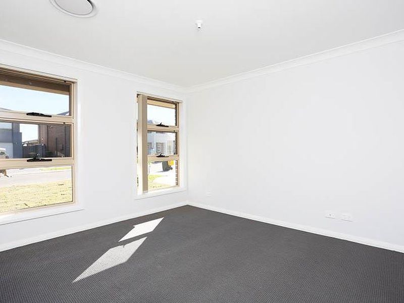 10 Spitzer Street, Gregory Hills