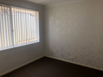 28 Coonawarra Street, Edensor Park