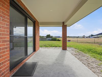 12 Axton Close, George Town