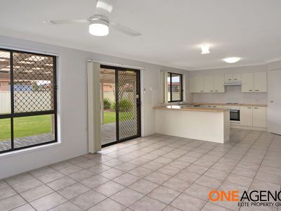 33 St James Crescent, Worrigee