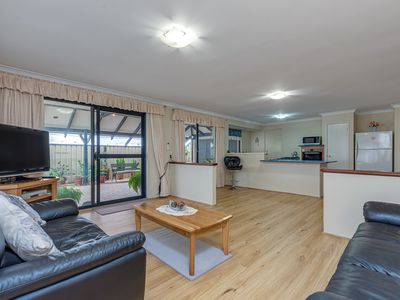 4 Bass Chase, Yanchep