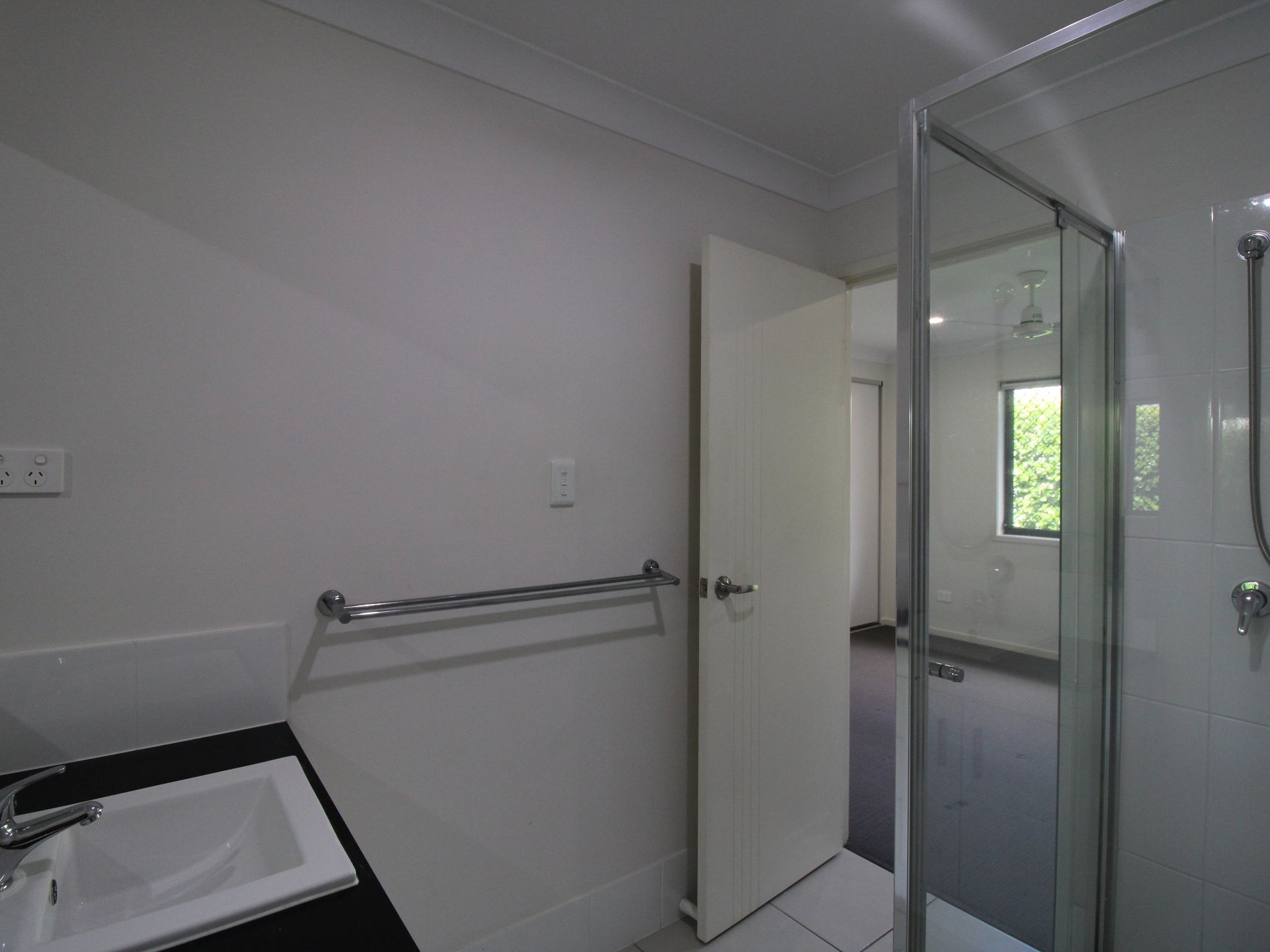 1 / 18 Goal Crescent, Griffin