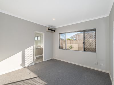 11 Aquila Loop, Piara Waters