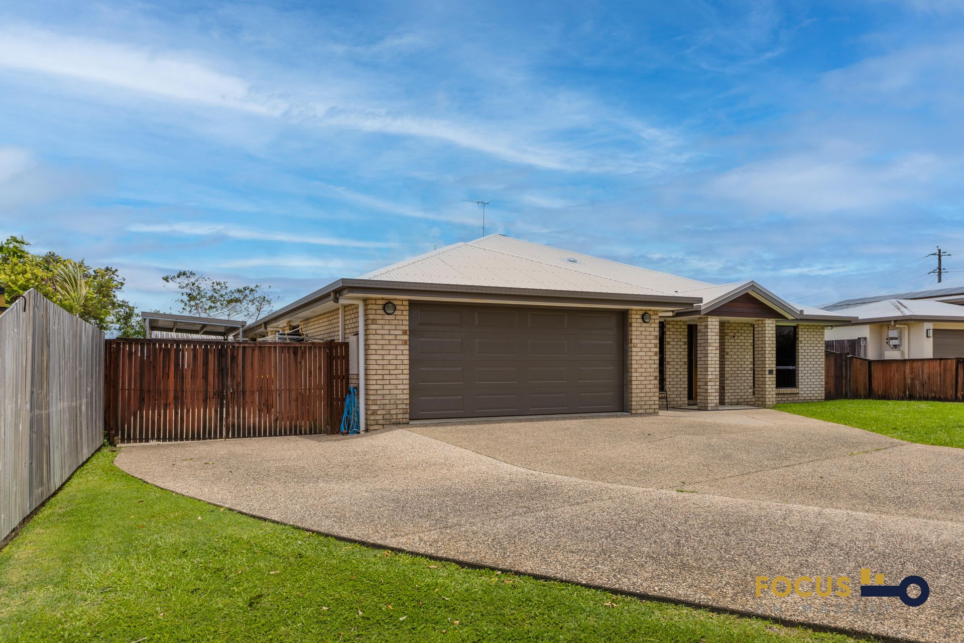 75 Gingham Street, Glenella