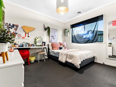 30 Flanagan Avenue, Officer