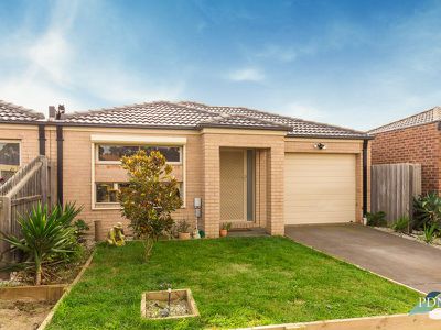 2 / 16 Officer Court, Werribee