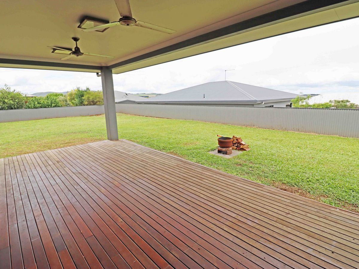 30 Gargan Lane, Atherton