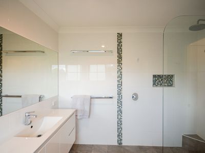 8 Dawson Court, Collingwood Park