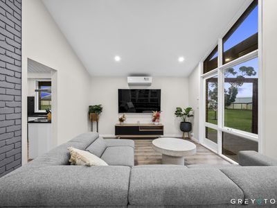 2-4 Outlook Ride, Kurunjang