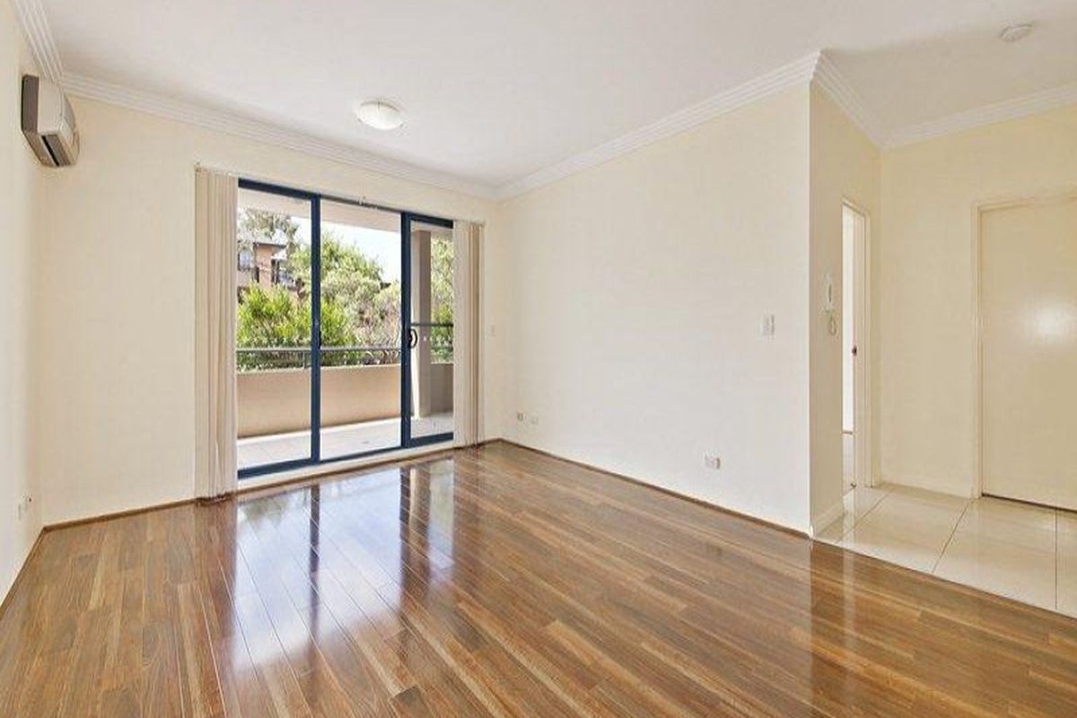 13 / 2 Tavistock Road, Homebush West