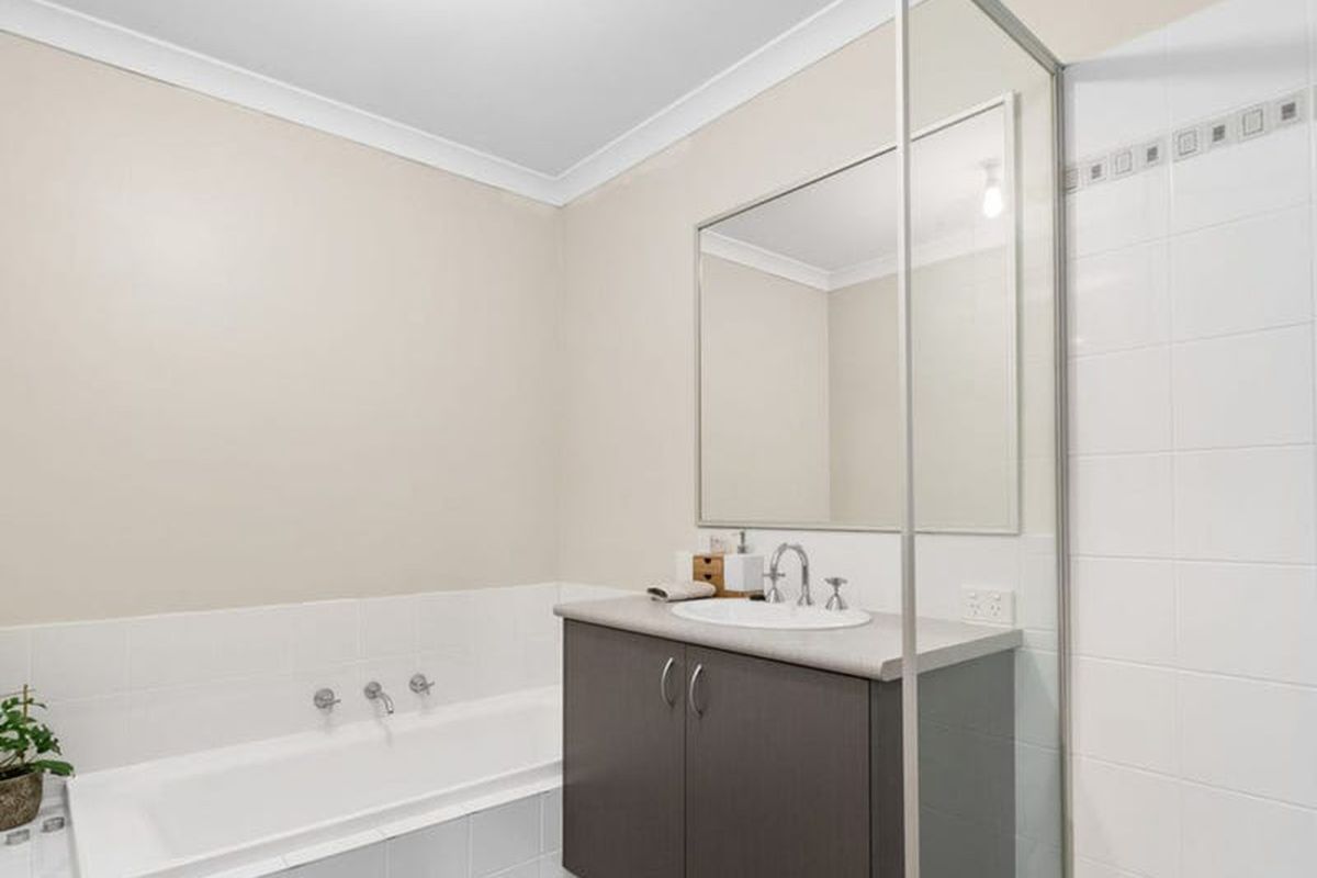 45 Interlaken Loop, Ellenbrook