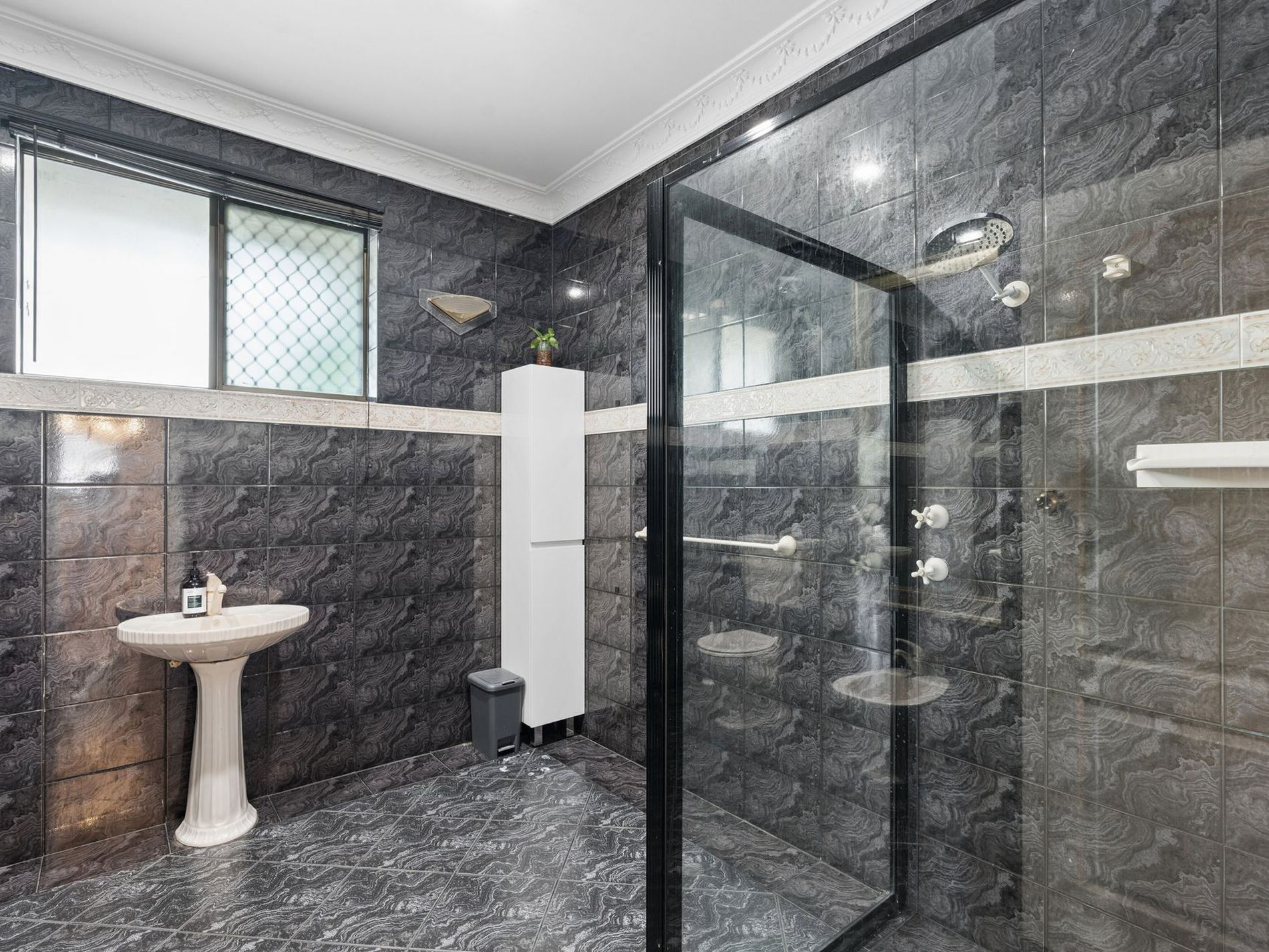 15 Glenbrook Road, Thornlie