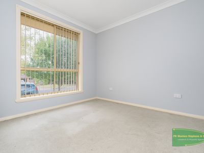 9 Darwin Drive, Llanarth