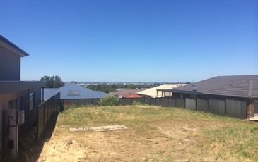 6 Superior Waters, Pakenham