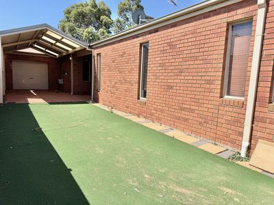 35 Manor Lakes Boulevard, Wyndham Vale