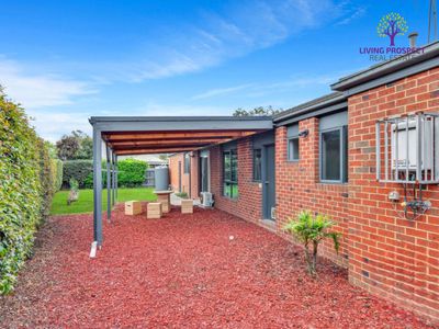 8 McCauley Street, Point Cook