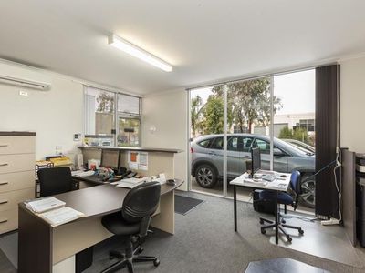 2 Loop Road, Werribee