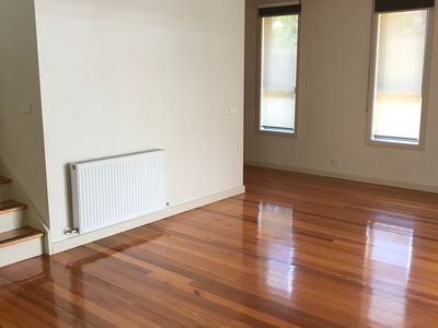 2 / 52 Mount Street, Glen Waverley
