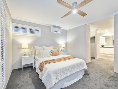 5 Scarlet Close, Tapping