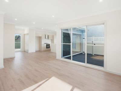 2 / 36 Griffiths Street, Oak Flats