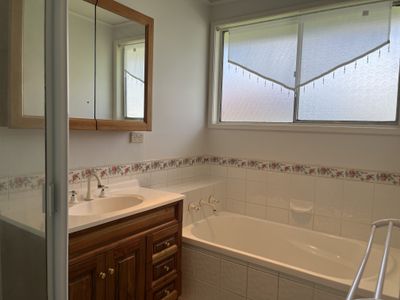 21 Carinya Avenue, Newcomb