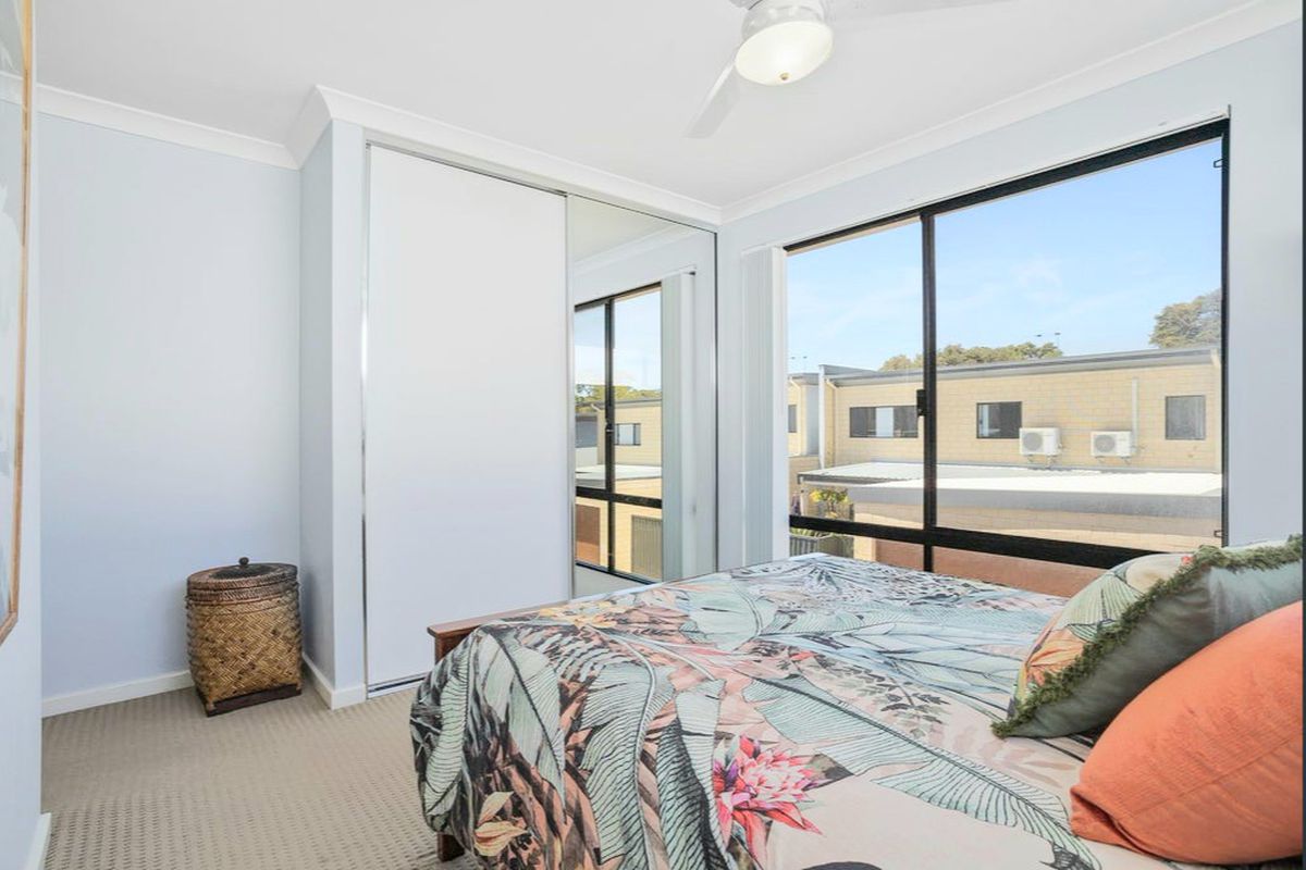 25 / 22 Rinaldo Crescent, Coolbellup
