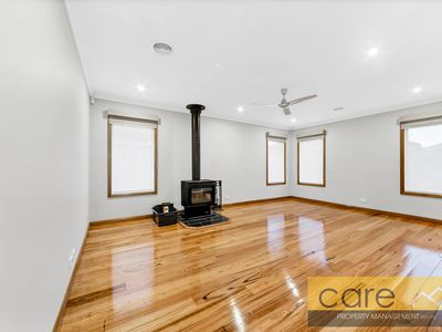 24 Bingham Rise, Lynbrook