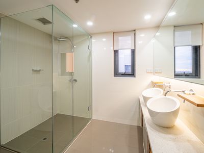 1701 / 10 Balfours Way, Adelaide
